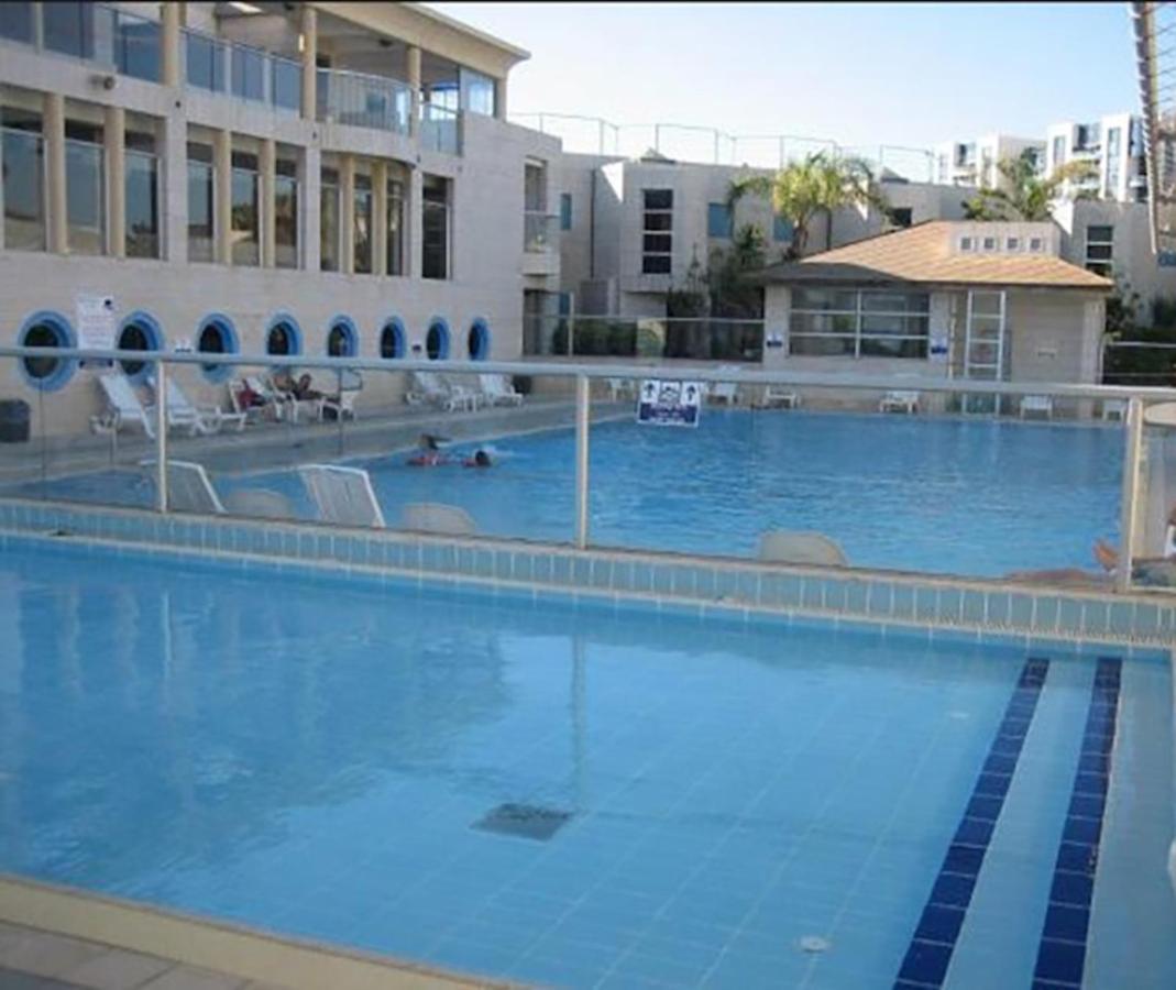 Regency Residence With Pool - Next The Beach Herzelia Esterno foto